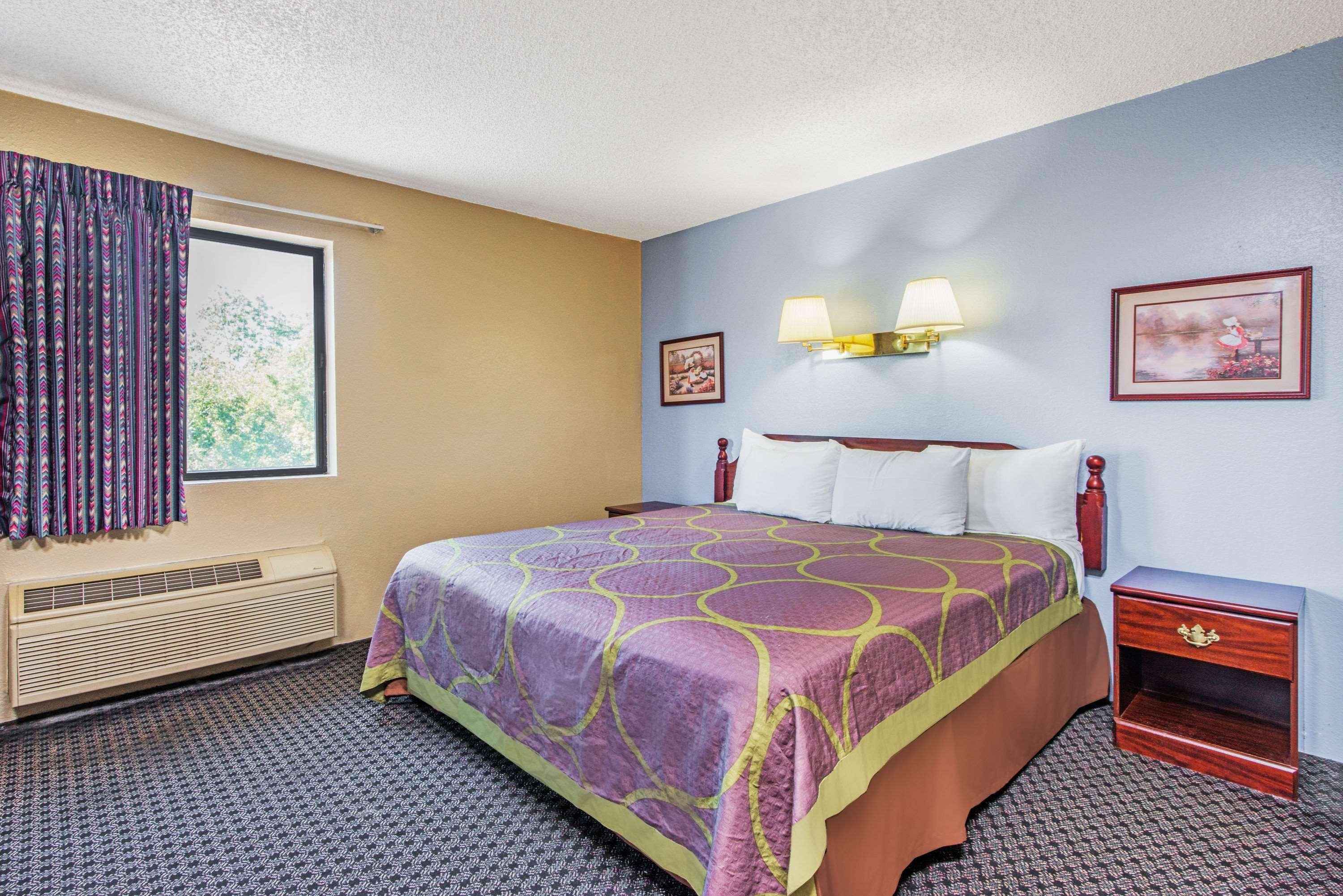 Super 8 By Wyndham Sullivan Extérieur photo