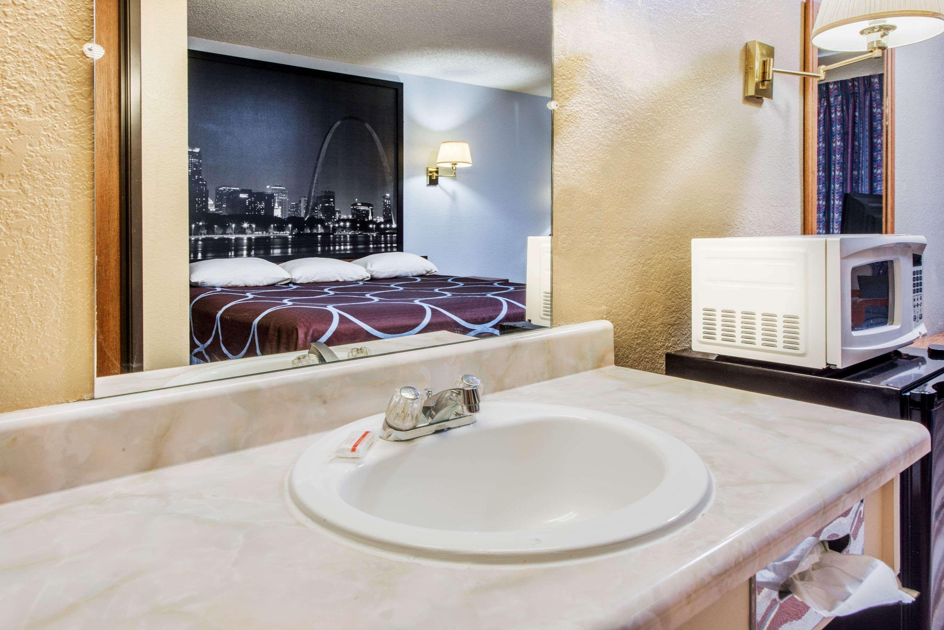 Super 8 By Wyndham Sullivan Extérieur photo