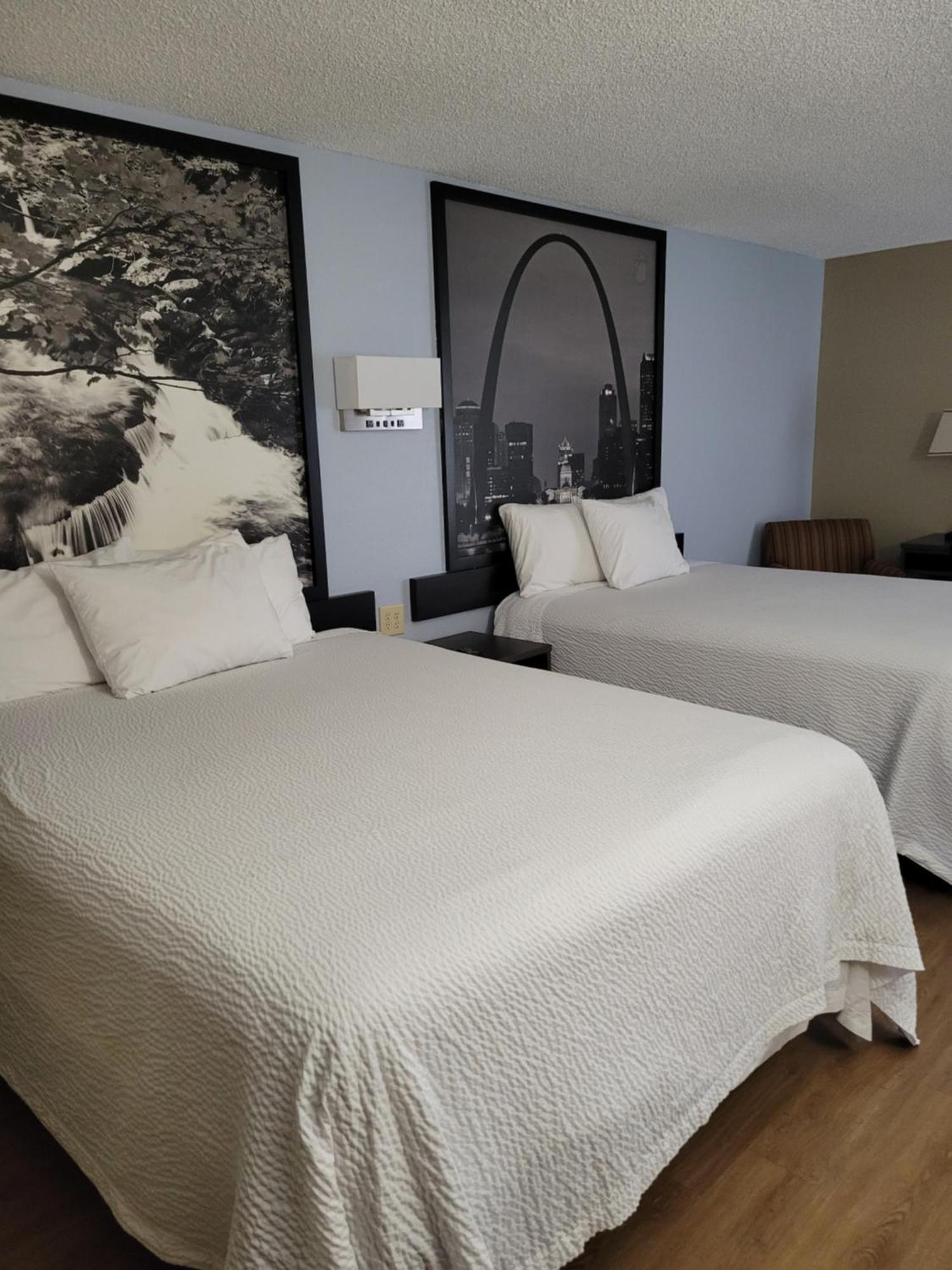 Super 8 By Wyndham Sullivan Extérieur photo