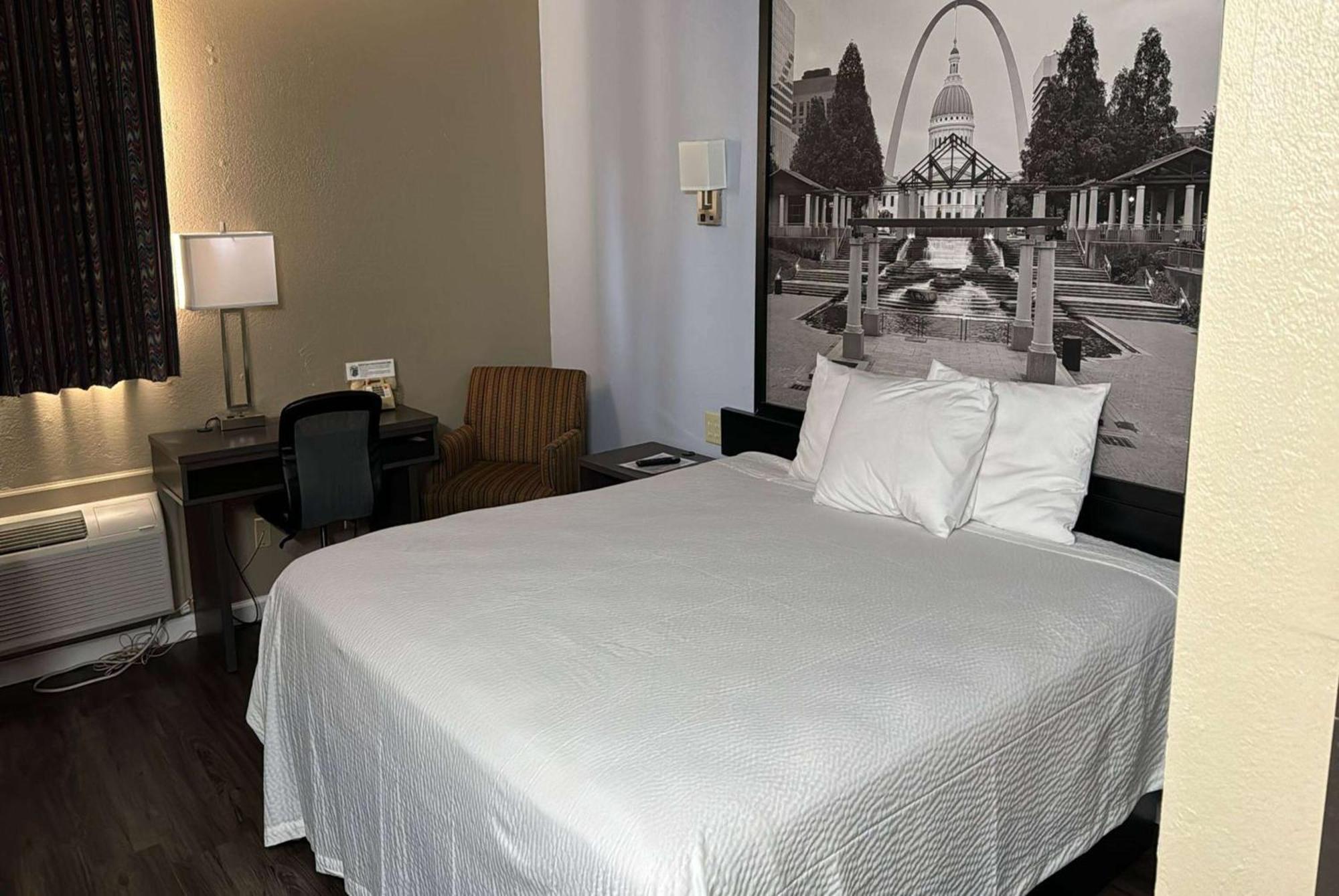 Super 8 By Wyndham Sullivan Extérieur photo